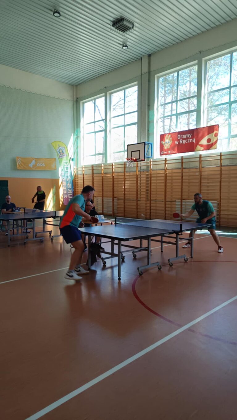 Sport, pasja i świetna atmosfera – II Turniej Amatorskiej Ligi Tenisa Stołowego w Żelkowie za nami! – zdjęcie 10