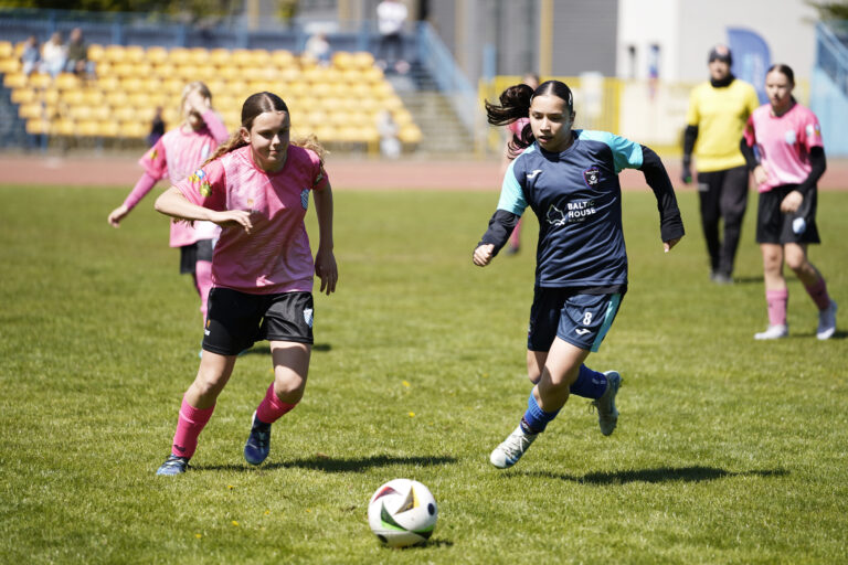 Ceramik Ladies Łubiana w wielkim stylu meldują się w finale! Turniej w ramach „Dużej Piłkarskiej Kadry Czeka LZS – dziewcząt” rozstrzygnięty w Pucku – zdjęcie 1