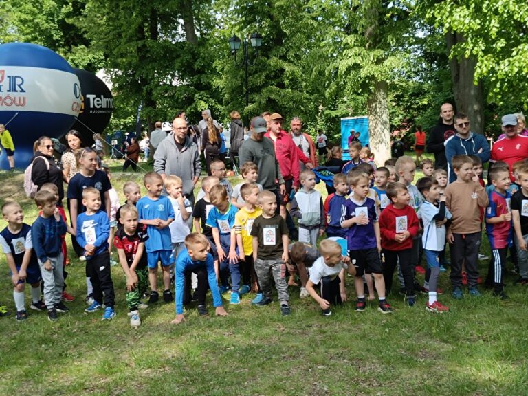 Sportowe emocje w Człuchowie! XXXII Bieg Tura im. Henryka Pliszki już za nami – zdjęcie 4