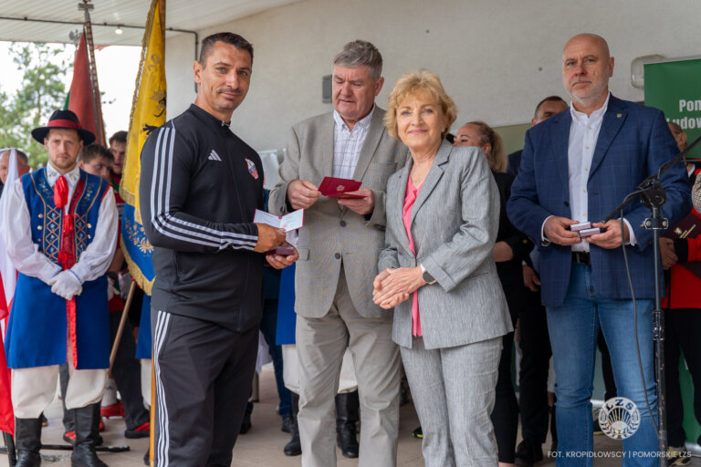 700 sportowców świętowało 80-lecie LZS na Pomorzu. Jubileuszowe igrzyska w Lini za nami – zdjęcie 74